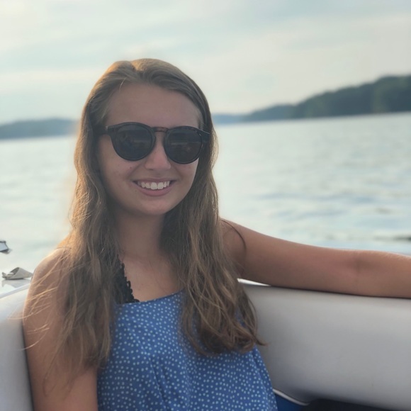 Meet your Posher, Hannah - Picture 1 of 1